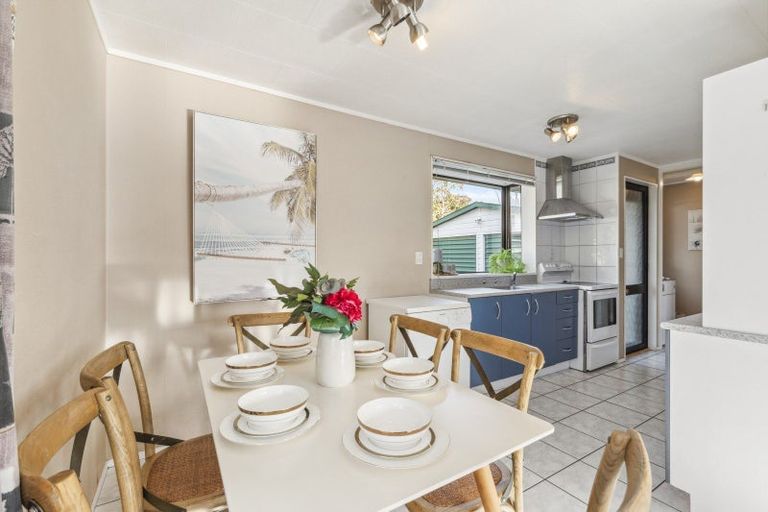 Photo of property in 2/10 Argyle Avenue, Pahurehure, Papakura, 2113