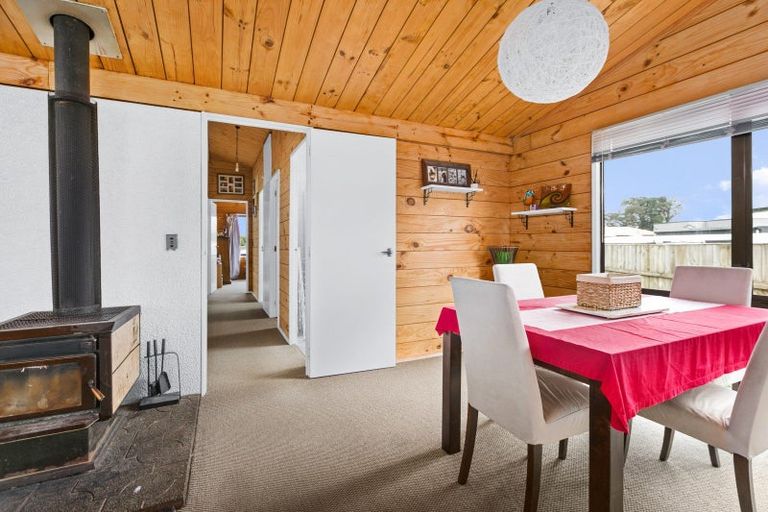 Photo of property in 9 Leeton Drive, Waipukurau, 4200