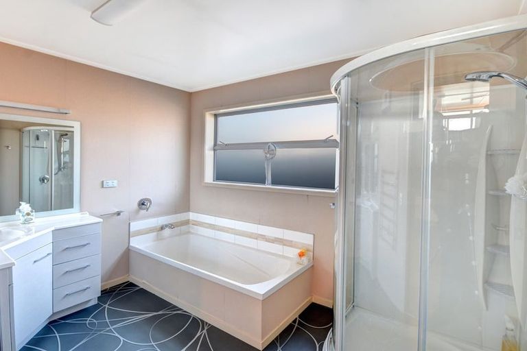 Photo of property in 22 Kura Place, Mosgiel, 9024