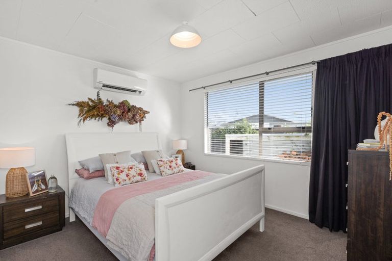 Photo of property in 90 Tait Drive, Greenmeadows, Napier, 4112