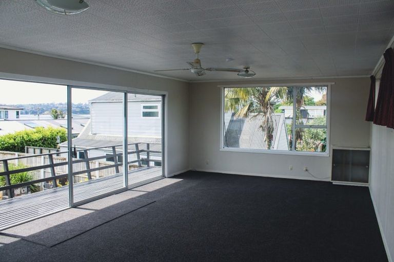 Photo of property in 5 Sullivan Avenue, Mangere Bridge, Auckland, 2022