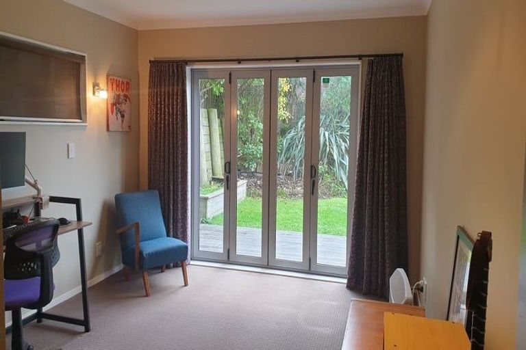 Photo of property in 76a Te Pene Avenue, Titahi Bay, Porirua, 5022