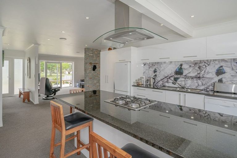 Photo of property in 73 Robinson Road, Whitianga, 3510