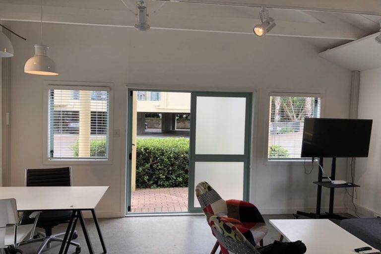 Photo of property in Ellerslie Court, 1/3c Harrison Road, Mount Wellington, Auckland, 1060