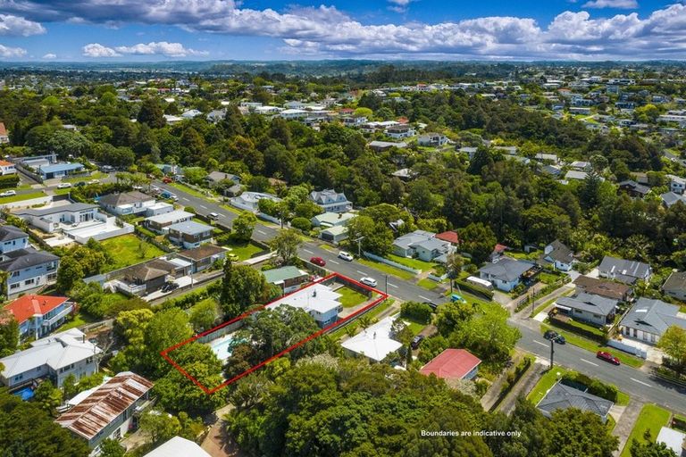 Photo of property in 15 Moore Street, Hillcrest, Auckland, 0627