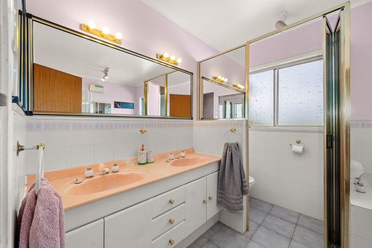 Photo of property in 1003 State Highway 16, Waimauku, 0883