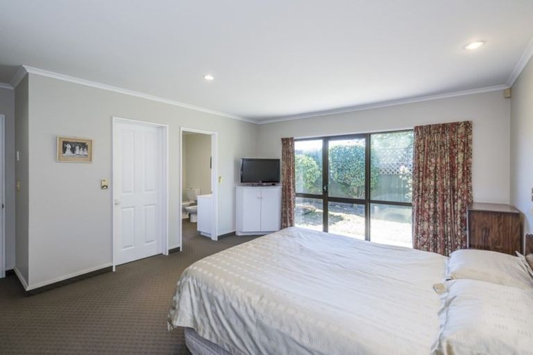 Photo of property in 42 Cedar Drive, Paraparaumu Beach, Paraparaumu, 5032