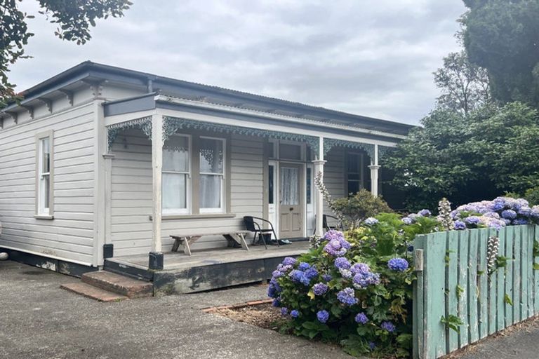 Photo of property in 2 Hamlet Street, Dannevirke, 4930