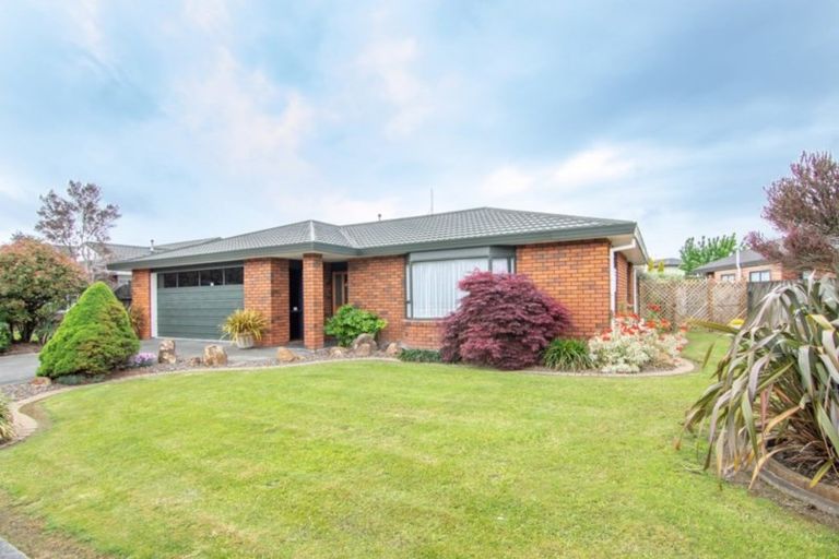 Photo of property in 14 Rosebank Avenue, Kelvin Grove, Palmerston North, 4414