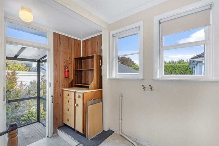 Photo of property in 6 Hillary Crescent, Upper Riccarton, Christchurch, 8041