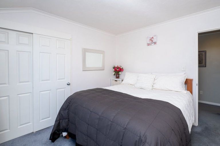 Photo of property in 11 Pukekura Place, Taradale, Napier, 4112