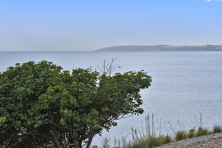 Photo of property in 104-106 Lax Crescent, Leigh, 0985