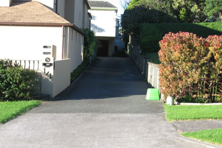 Photo of property in 2/1 Te Akau Crescent, Bucklands Beach, Auckland, 2012