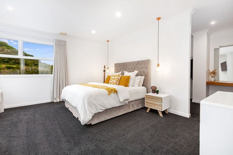 Photo of property in 32 Pacific View, Whitby, Porirua, 5024