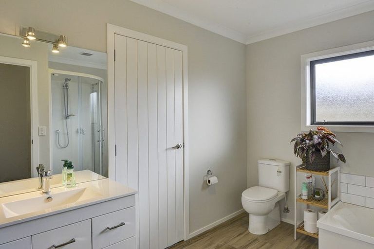 Photo of property in 19 Feist Street, Carterton, 5713