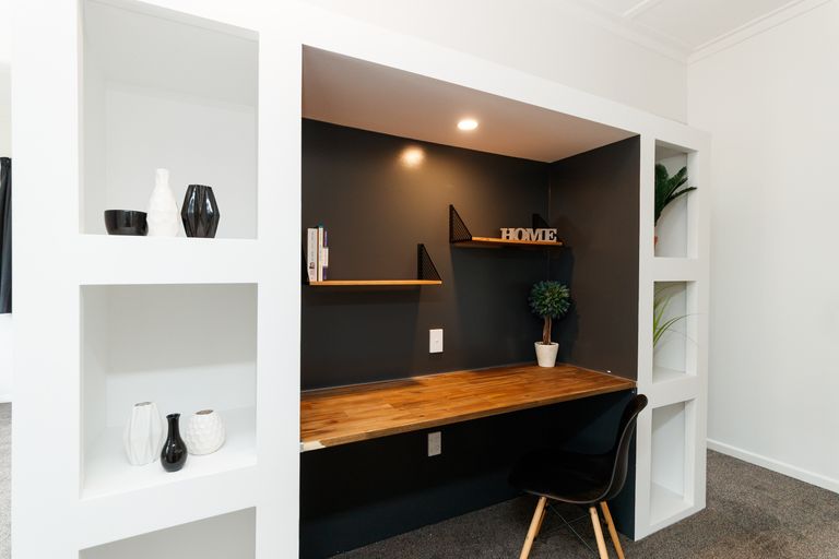 Photo of property in 43 Wood Street, Takaro, Palmerston North, 4410