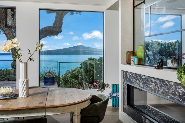 Photo of property in 2 Old Lake Road, Narrow Neck, Auckland, 0624