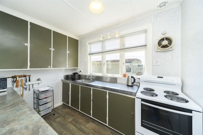 Photo of property in 109 Shamrock Street, Takaro, Palmerston North, 4412