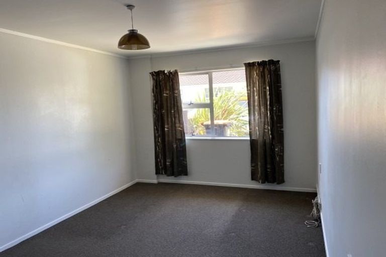 Photo of property in 718d Pioneer Highway, Takaro, Palmerston North, 4412