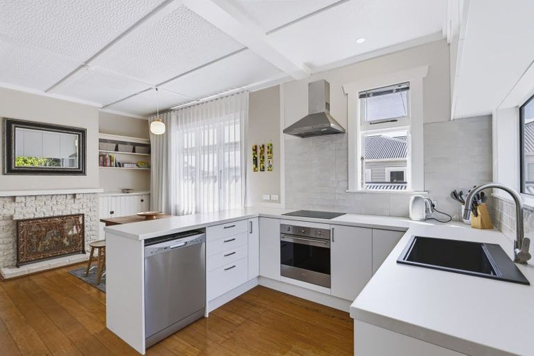 Photo of property in 22 Ngaio Street, Strandon, New Plymouth, 4312