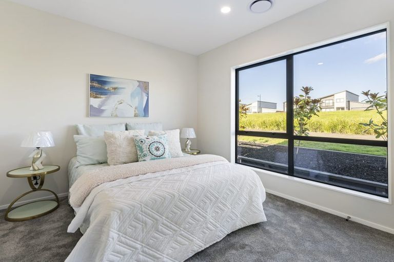 Photo of property in 17 Emerald Avenue, Rosehill, Papakura, 2113