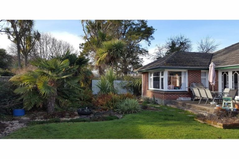 Photo of property in 27 Barclay Place, Burwood, Christchurch, 8061