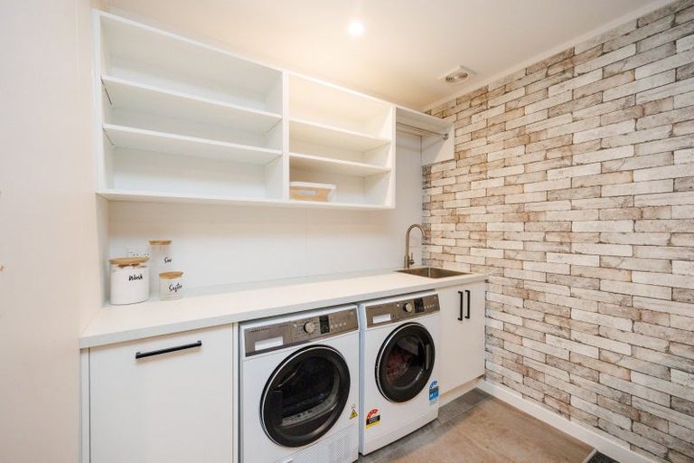 Photo of property in 24 Freedom Drive, Kelvin Grove, Palmerston North, 4414