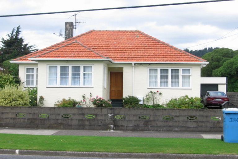 Photo of property in 114 Reynolds Street, Taita, Lower Hutt, 5011
