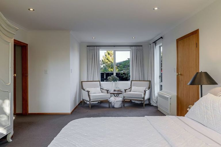 Photo of property in 19 Ruamahanga Crescent, Terrace End, Palmerston North, 4410