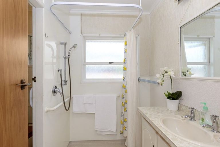 Photo of property in 1/500 Devonport Road, Tauranga South, Tauranga, 3112