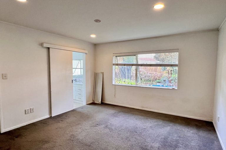 Photo of property in 2/19 Driscoll Place, Farm Cove, Auckland, 2010