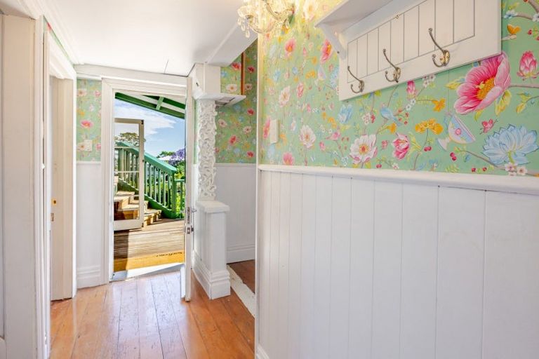 Photo of property in 42 Cameron Road, Bluff Hill, Napier, 4110