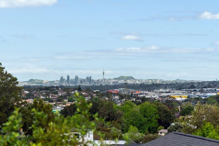 Photo of property in 58 Juniper Road, Sunnynook, Auckland, 0620