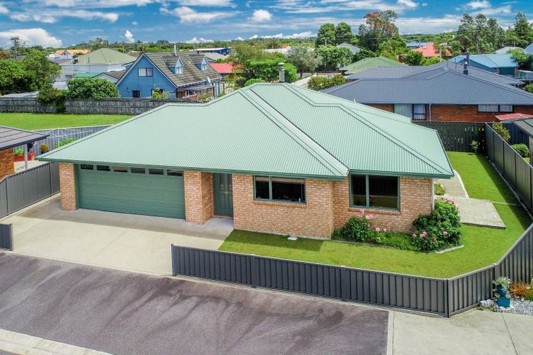 Photo of property in 100 Queen Street, Westport, 7825