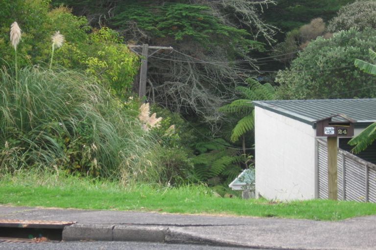 Photo of property in 24 South Lynn Road, Titirangi, Auckland, 0604