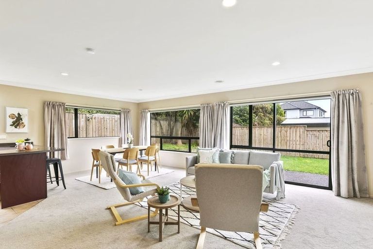 Photo of property in 9 Aspiring Terrace, Aotea, Porirua, 5024