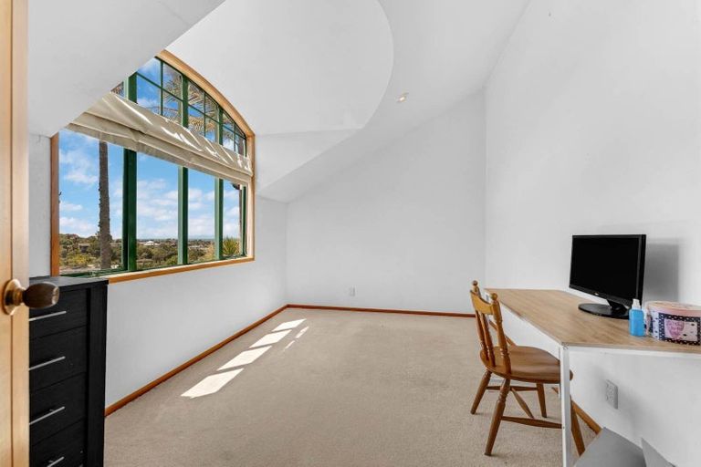 Photo of property in 44 Penguin Drive, Murrays Bay, Auckland, 0630