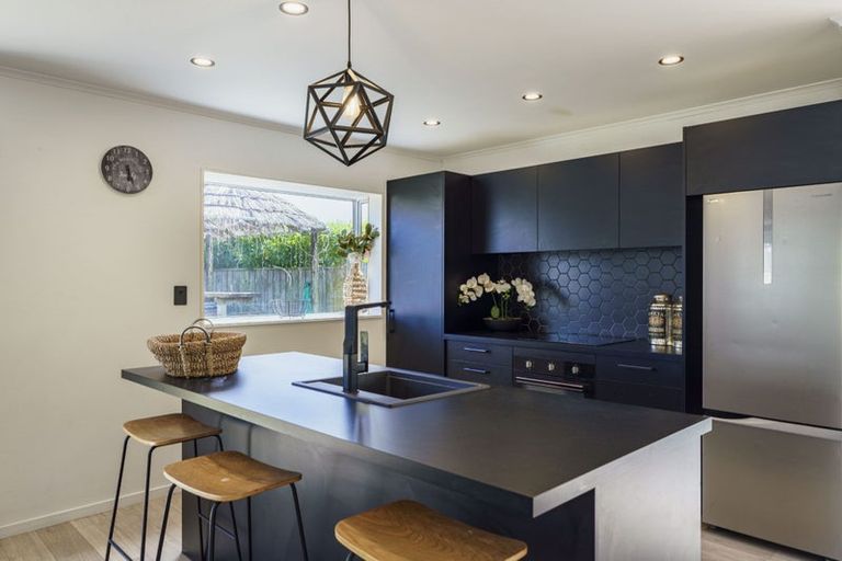 Photo of property in 93a Charles Street, Westshore, Napier, 4110