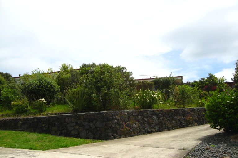 Photo of property in 17 Kotanui Avenue, Army Bay, Whangaparaoa, 0930