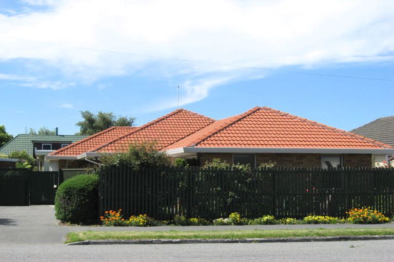 Photo of property in 2/6 Wittys Road, Avonhead, Christchurch, 8042