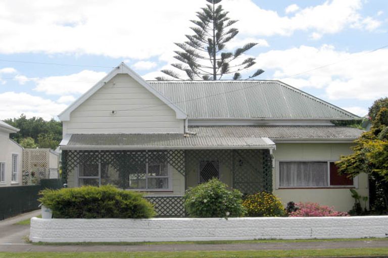 Photo of property in 2 Alexander Street, Whanganui, 4500