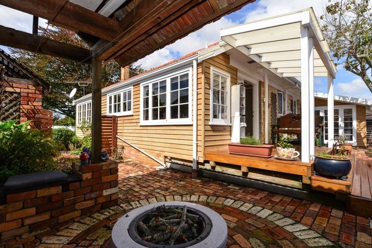 Photo of property in 37 Dalethorpe Avenue, Fairfield, Hamilton, 3214