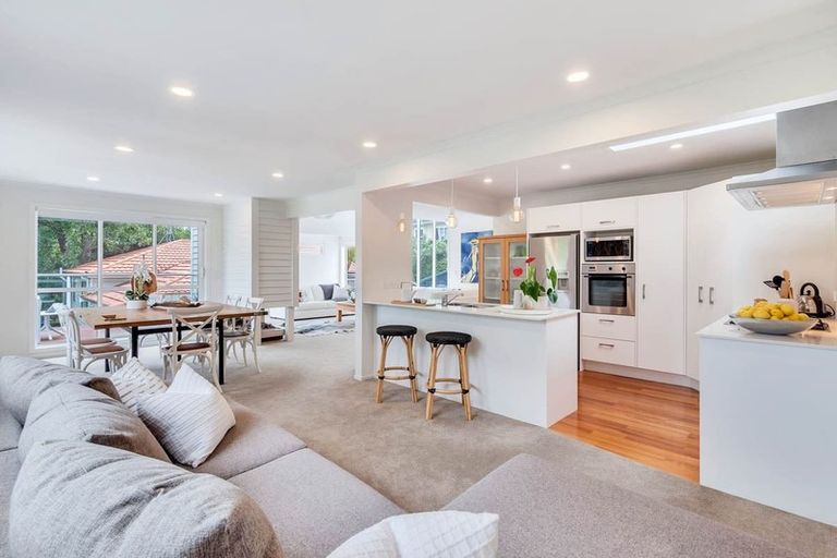 Photo of property in 32k Parr Terrace, Castor Bay, Auckland, 0620