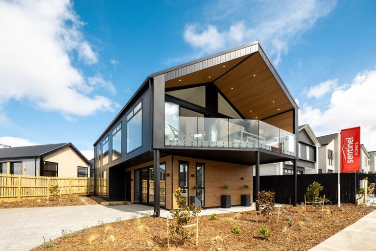 Photo of property in 12 Kotuitui Drive, Wainui, 0992