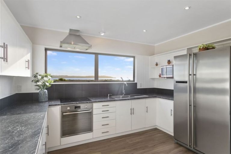 Photo of property in 1/44 Rewarewa Road, Te Atatu Peninsula, Auckland, 0610