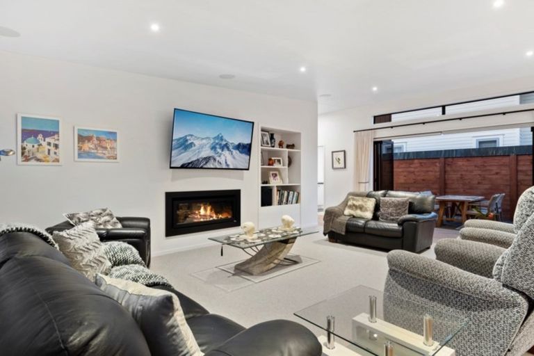 Photo of property in 33 Coast Boulevard, Papamoa Beach, Papamoa, 3118