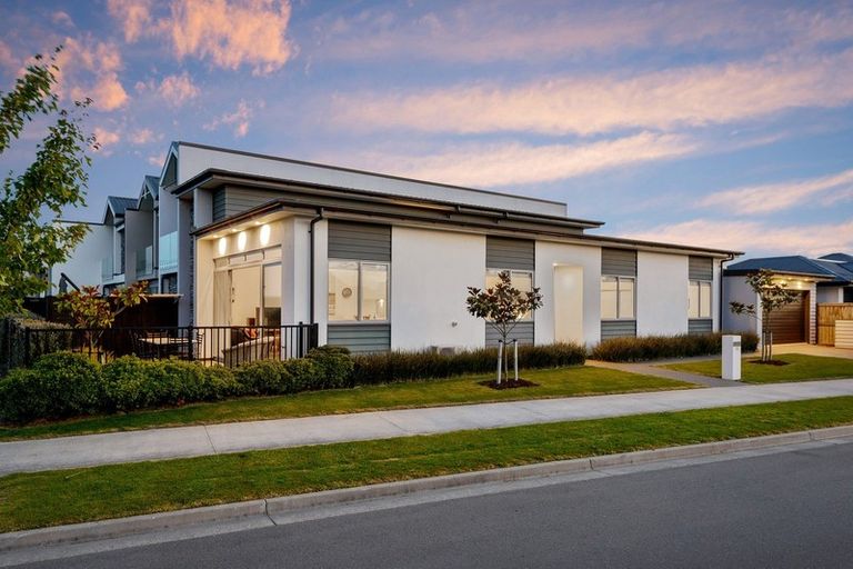 Photo of property in 18 Silverstream Boulevard, Kaiapoi, 7630