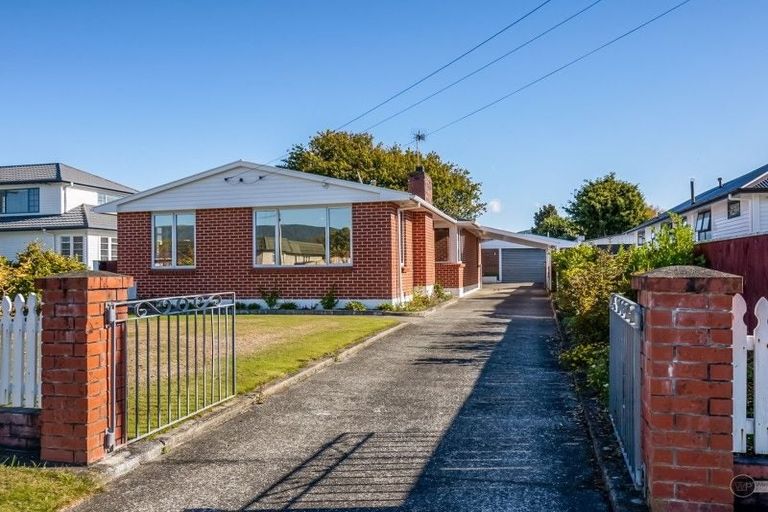 Photo of property in 51 Golders Road, Elderslea, Upper Hutt, 5018