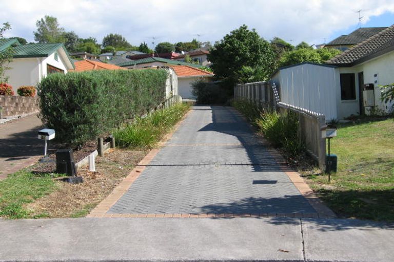 Photo of property in 13 Thornbill Rise, Unsworth Heights, Auckland, 0632