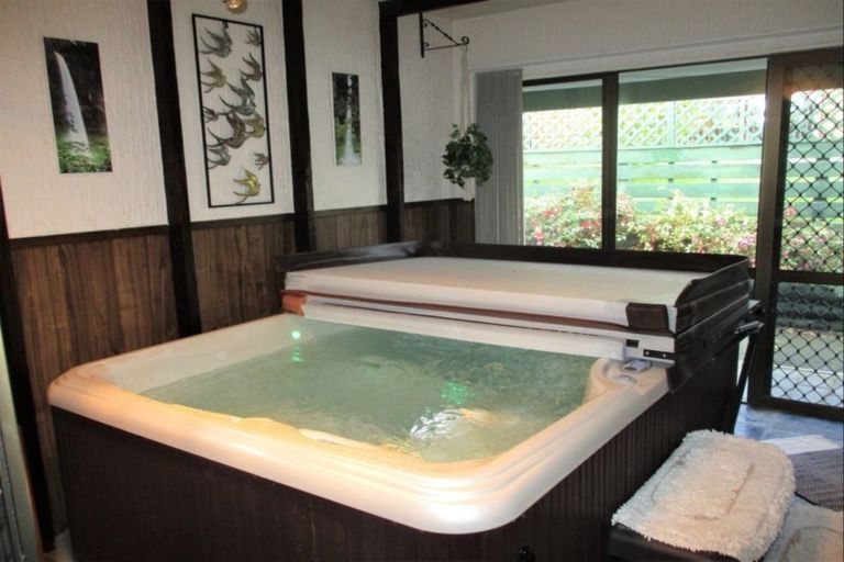 Photo of property in 10 Ohinemuri Place, Paeroa, 3600